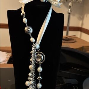 Elegant Pearl and Silver Necklace